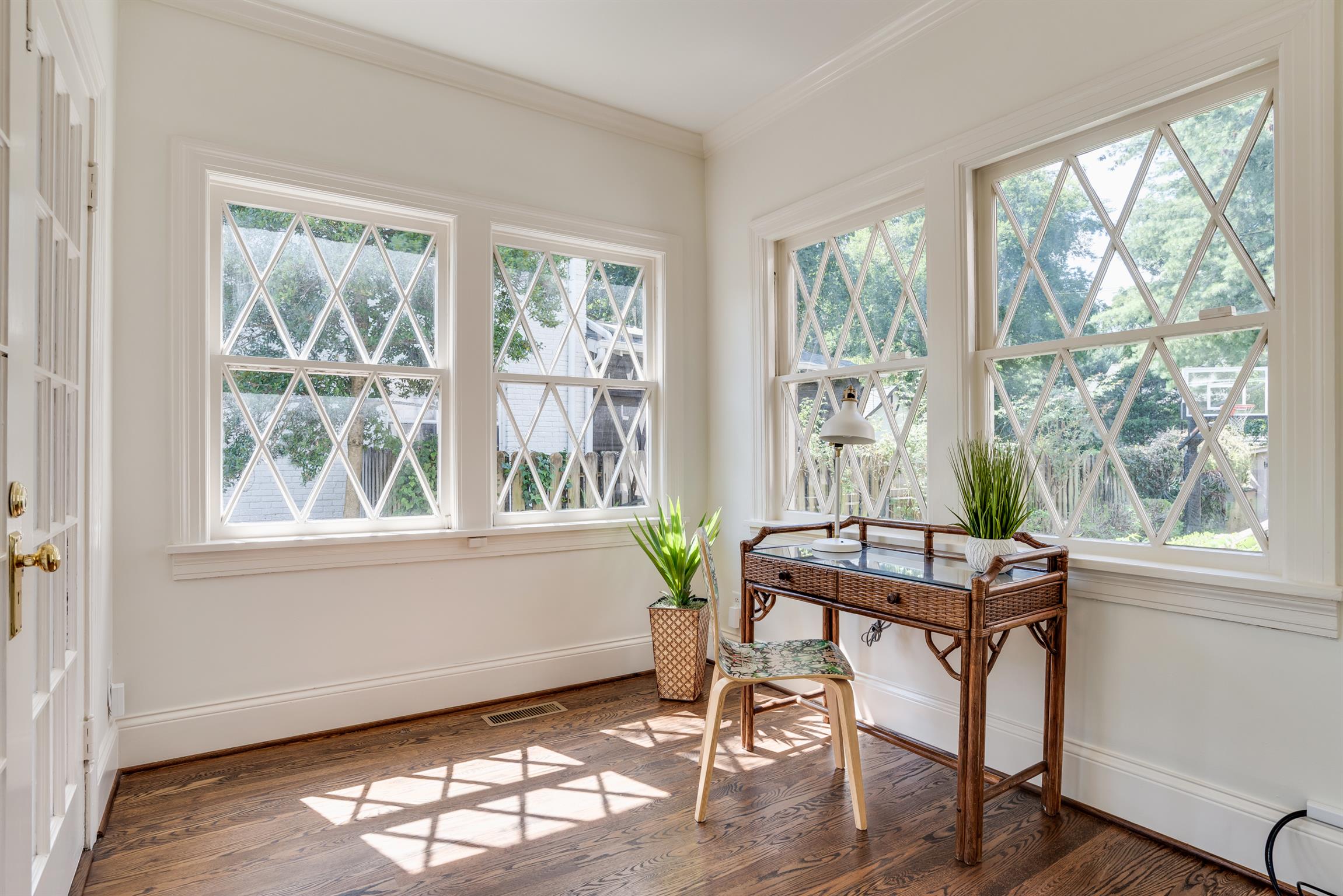 3904 Valley Road Nashville, TN 37205 - Photo 3 of 25 a workspace with furniture and a window