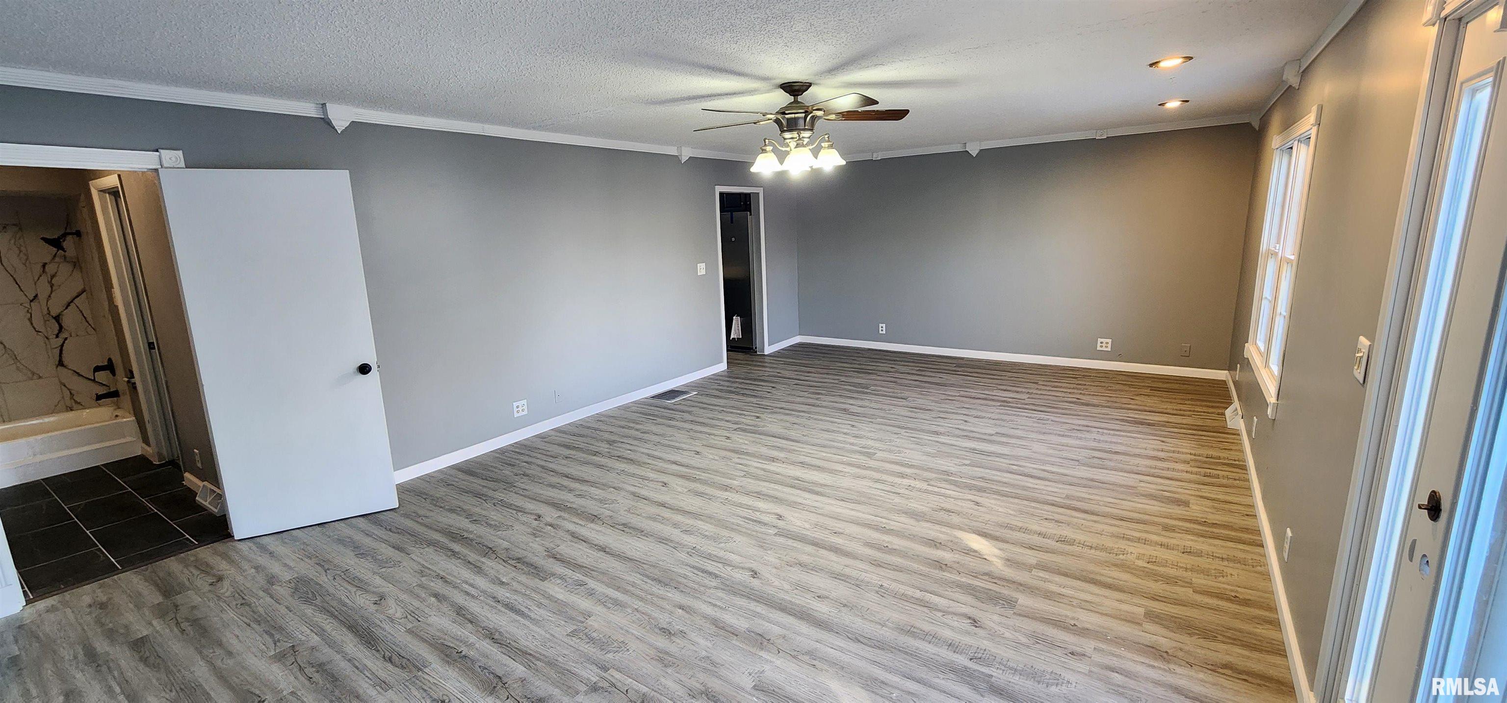 2708 South Walnut Street Springfield, IL 62704 - Photo 11 of 36 Gallery Image 11