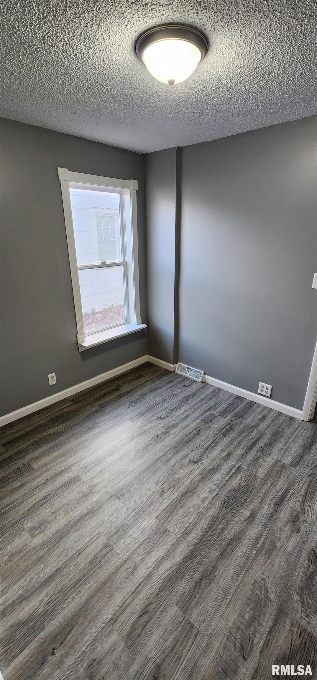 2708 South Walnut Street Springfield, IL 62704 - Photo 19 of 36 Gallery Image 19