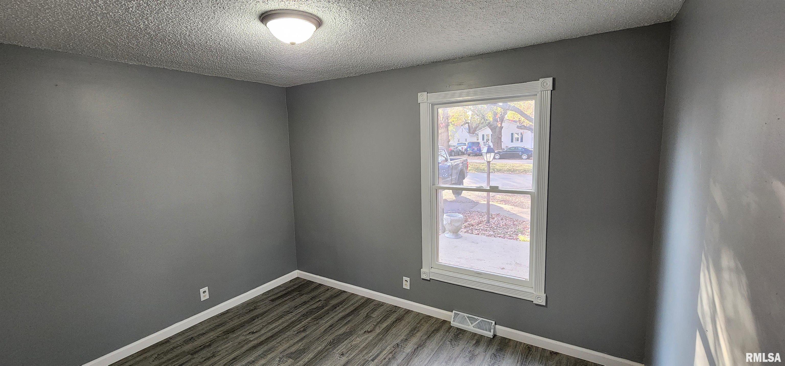 2708 South Walnut Street Springfield, IL 62704 - Photo 21 of 36 Gallery Image 21