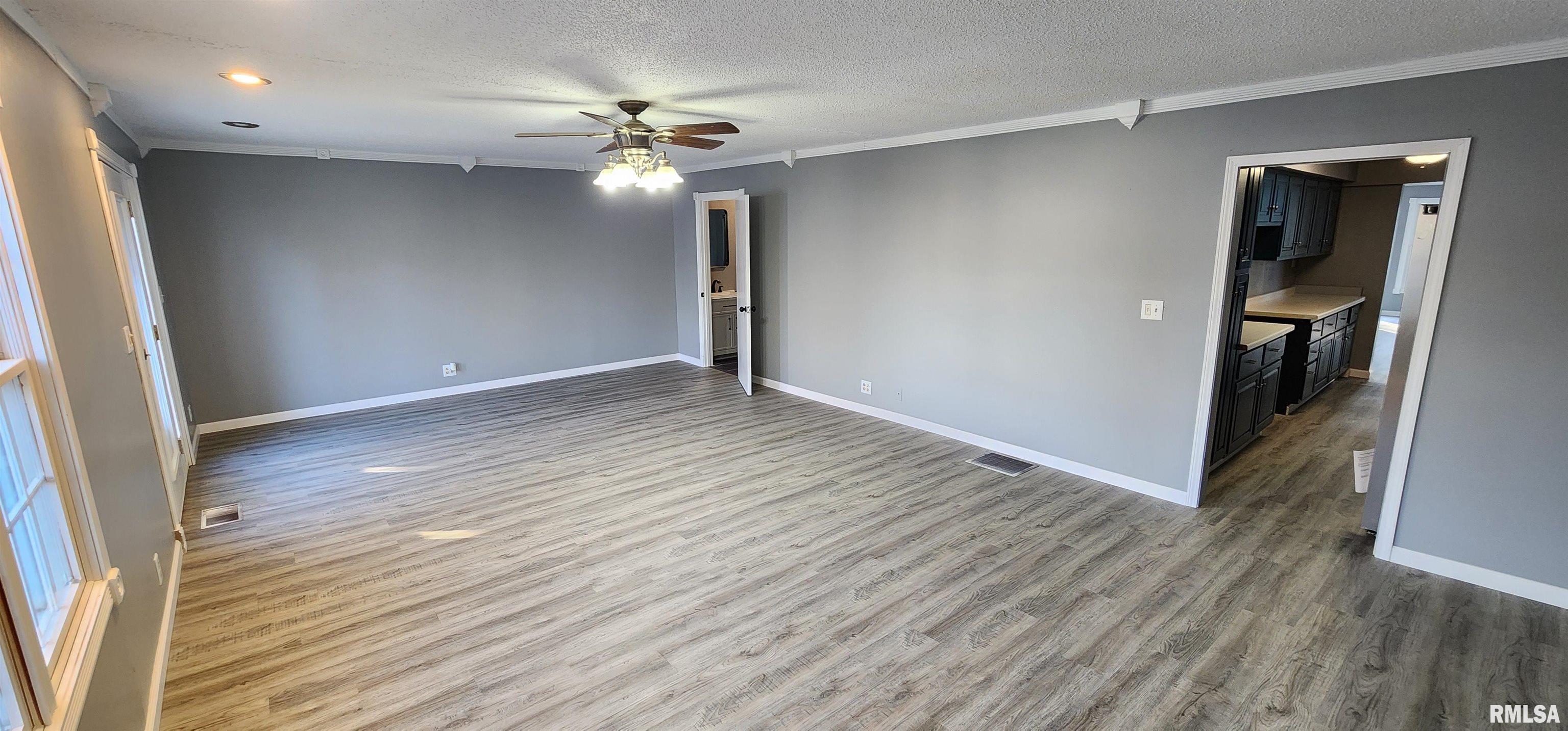 2708 South Walnut Street Springfield, IL 62704 - Photo 10 of 36 Gallery Image 10