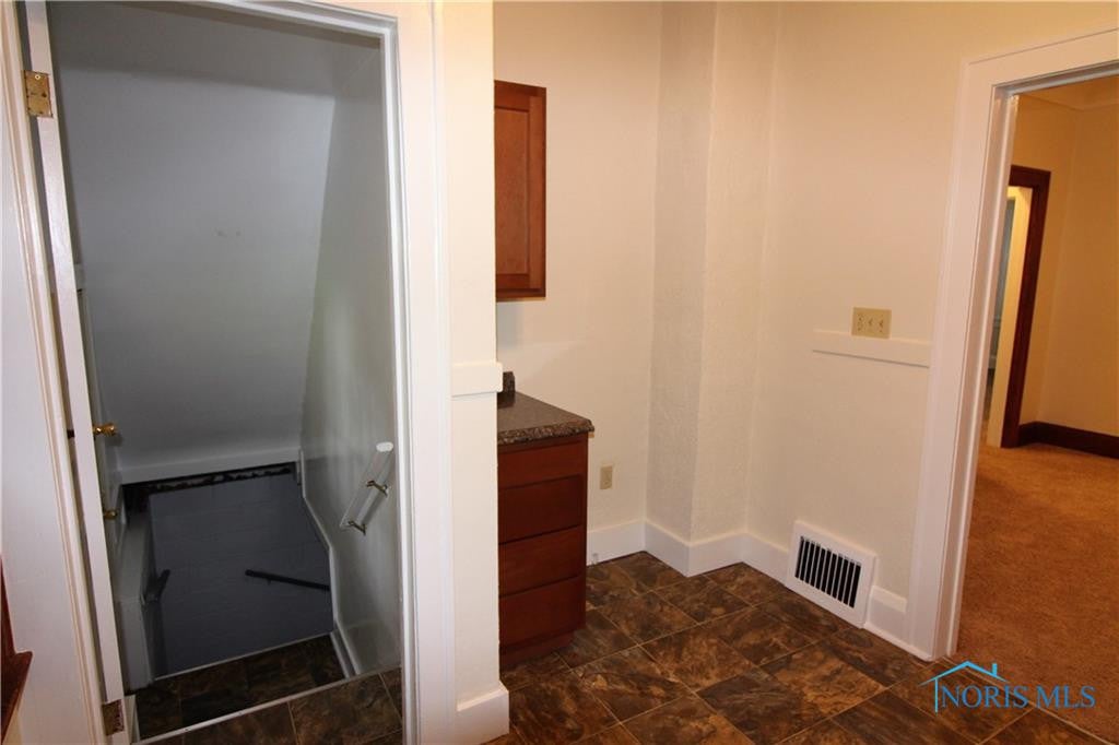 1922 Loxley Road Toledo, OH 43613 - Photo 10 of 19 Gallery Image 10