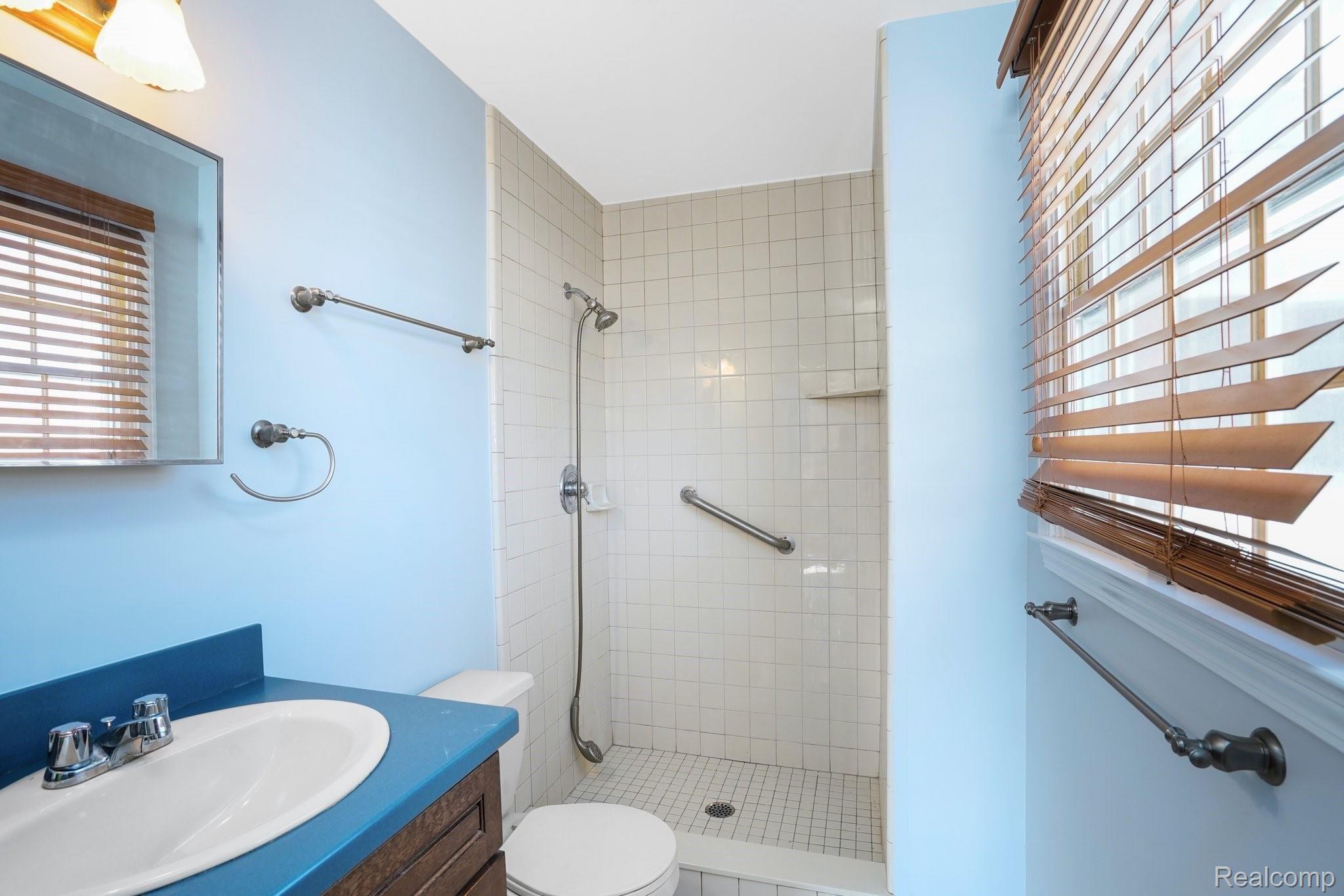755 East Long Lake Road Troy, MI 48085 - Photo 20 of 39 20-web-or-mls-755 East Long Lake Road Troy - 19.jpg