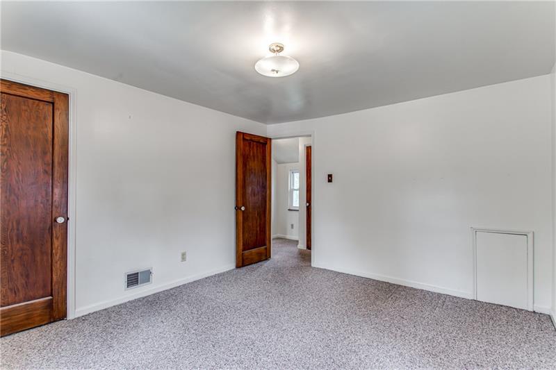 4325 Hamilton Road Pittsburgh, PA 15234 - Photo 14 of 23 Gallery Image 14