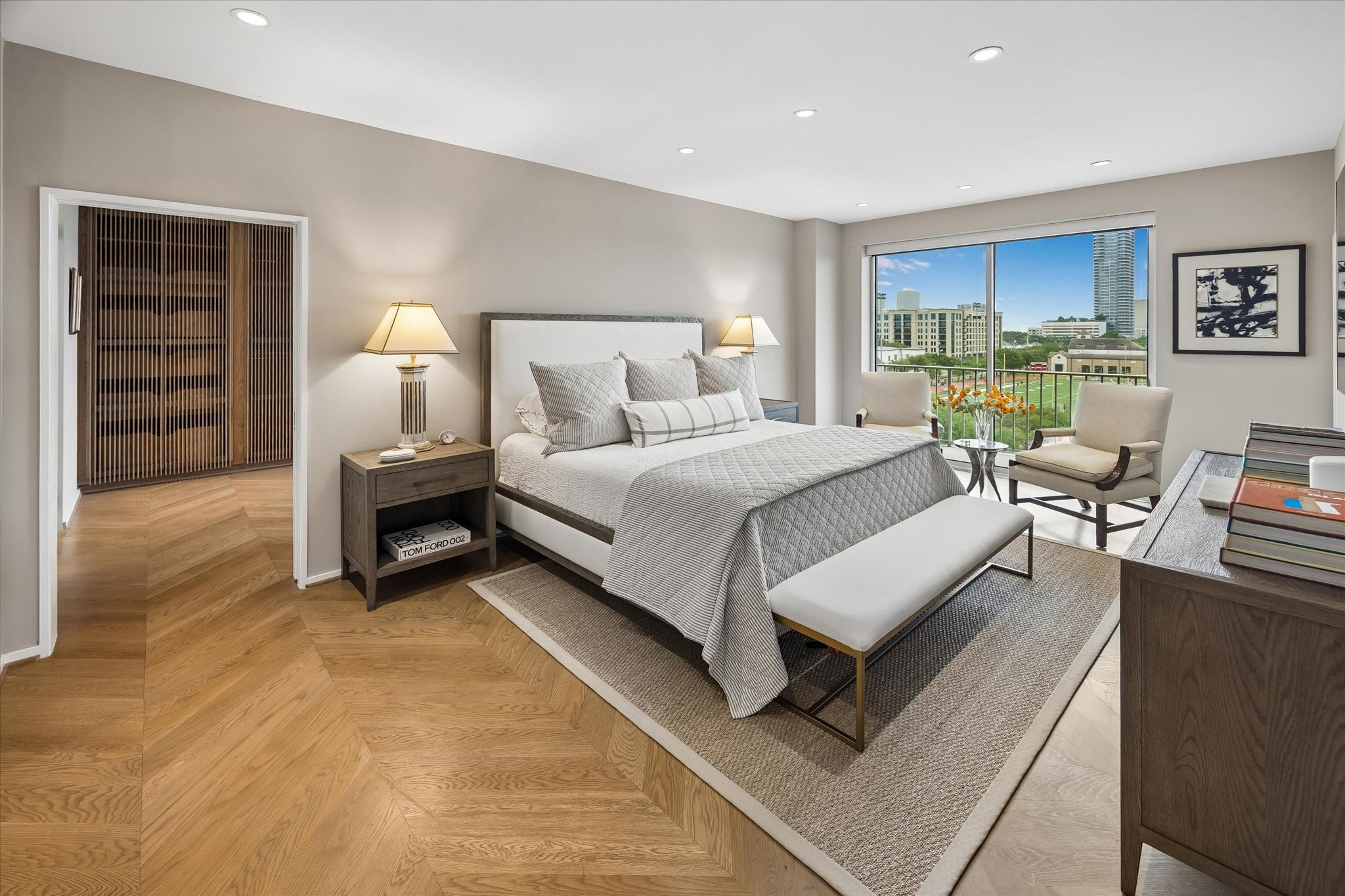2200 Willowick Road, Unit 5C Houston, TX 77027 - Photo 14 of 27 Primary Bedroom with sliding door access to balcony. A large room with great views.
