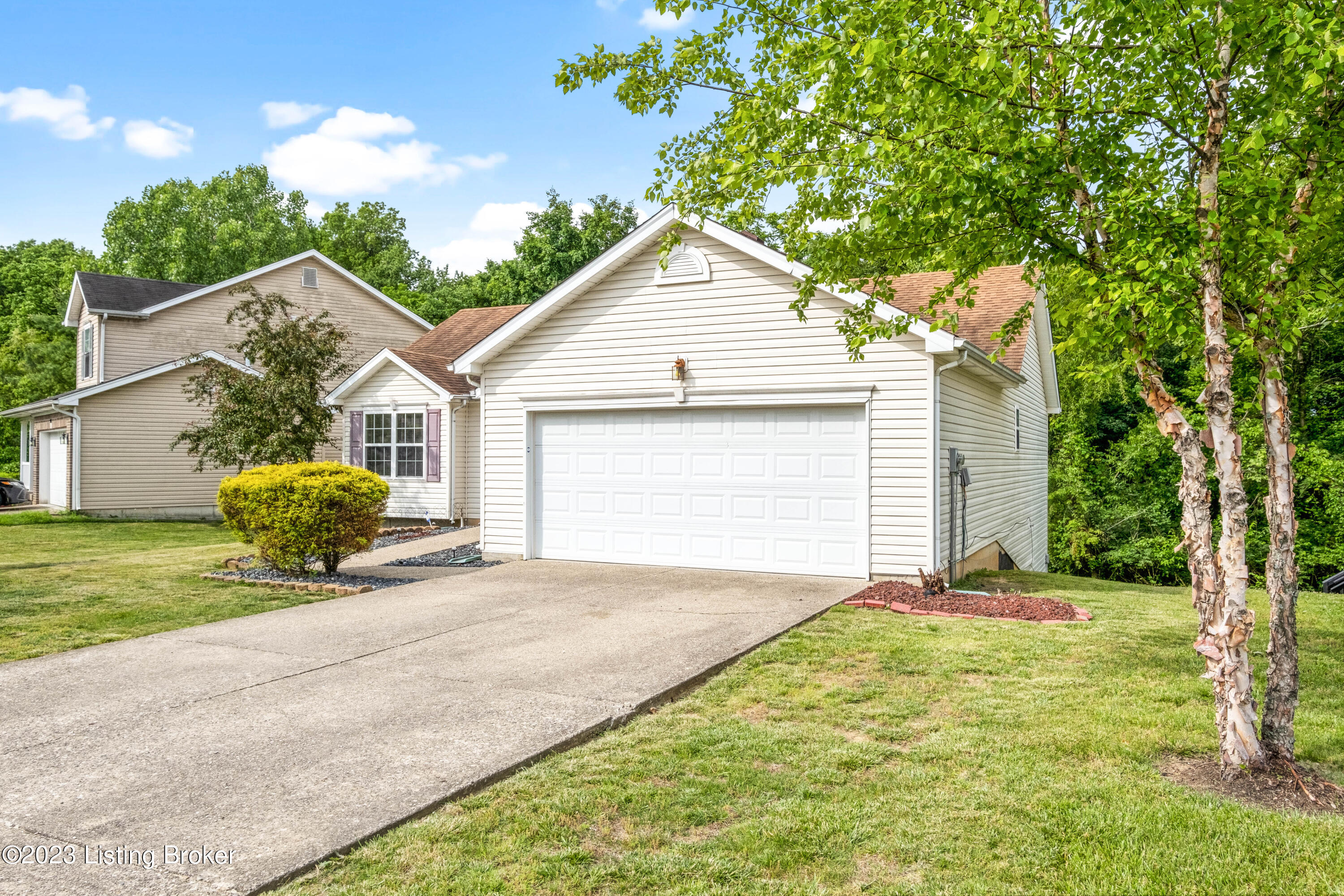 7914 Bridlevista Road Louisville, KY 40228 - Photo 34 of 43 7914 Bridlevista Rd (3 of 45)