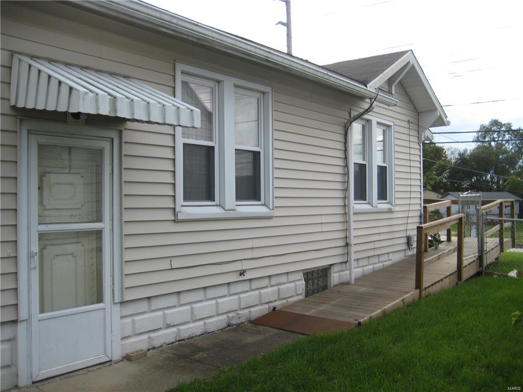 1309 Milton Road Alton, IL 62002 - Photo 2 of 18 Gallery Image 2