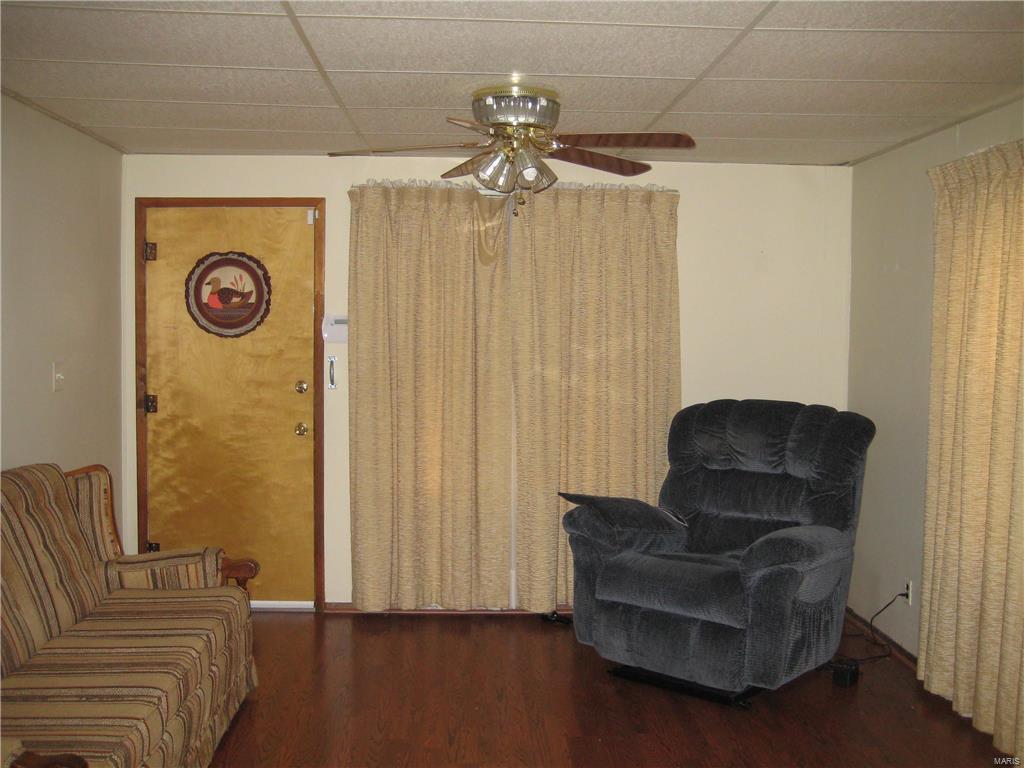1309 Milton Road Alton, IL 62002 - Photo 4 of 18 Gallery Image 4