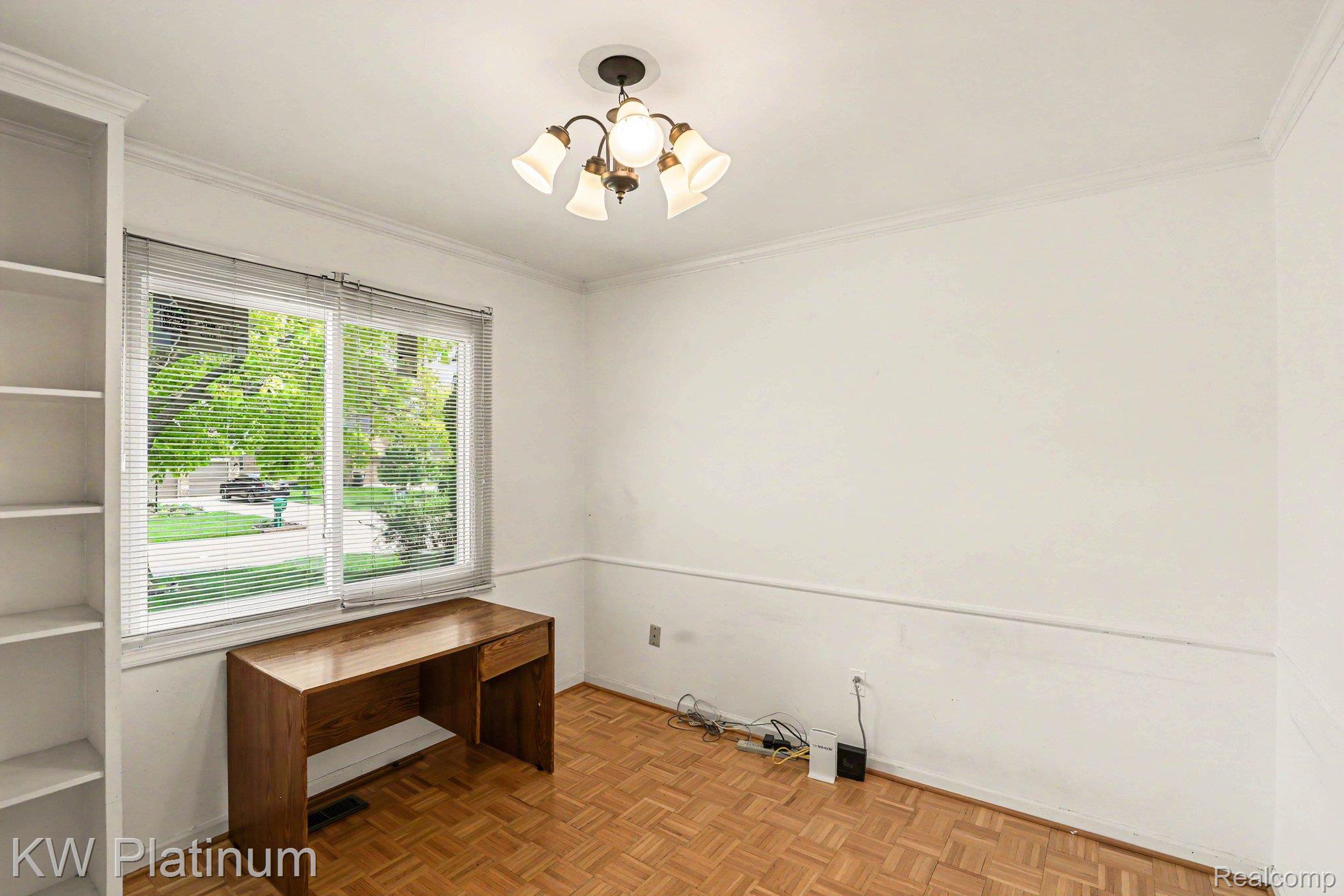 1614 Crestline Lane Rochester, MI 48307 - Photo 19 of 31 011_file_4837.jpg