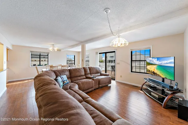 $2,200 | 31 Peggy Lane, Manahawkin, NJ 08050