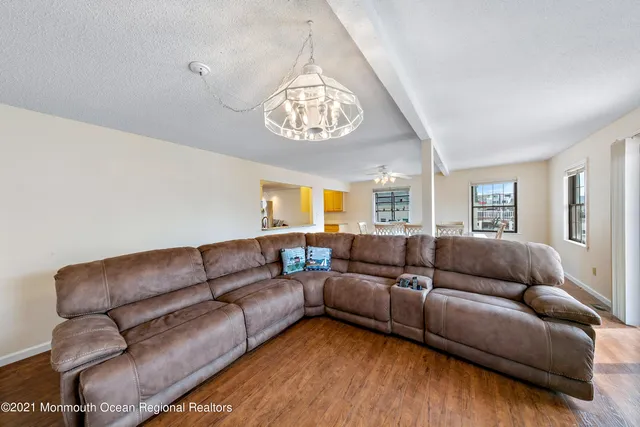 $2,200 | 31 Peggy Lane, Manahawkin, NJ 08050