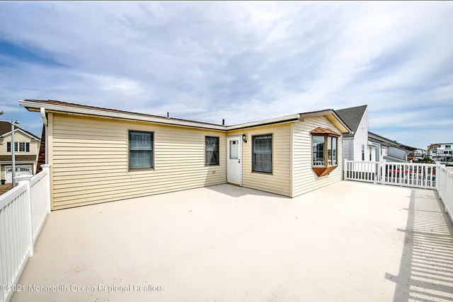 $2,200 | 31 Peggy Lane, Manahawkin, NJ 08050