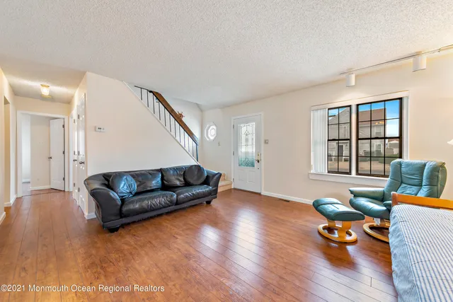 $2,200 | 31 Peggy Lane, Manahawkin, NJ 08050