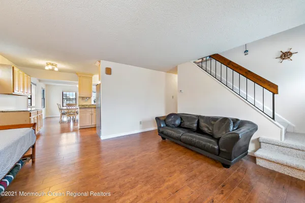 $2,200 | 31 Peggy Lane, Manahawkin, NJ 08050