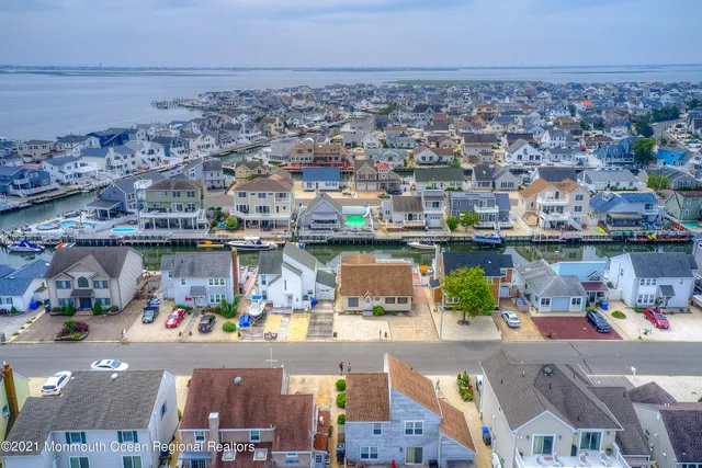 $2,200 | 31 Peggy Lane, Manahawkin, NJ 08050