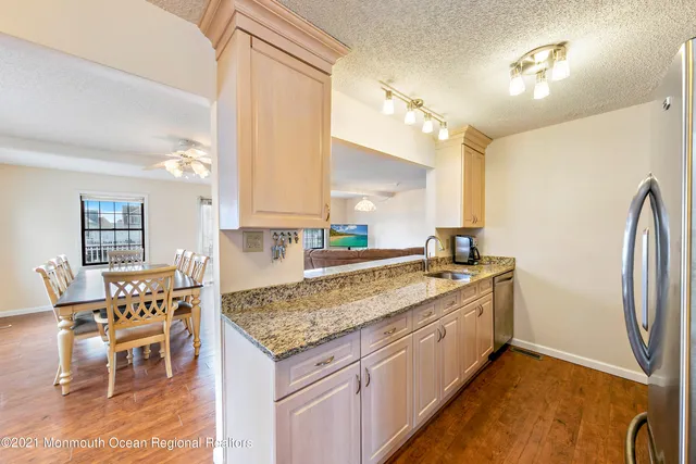 $2,200 | 31 Peggy Lane, Manahawkin, NJ 08050