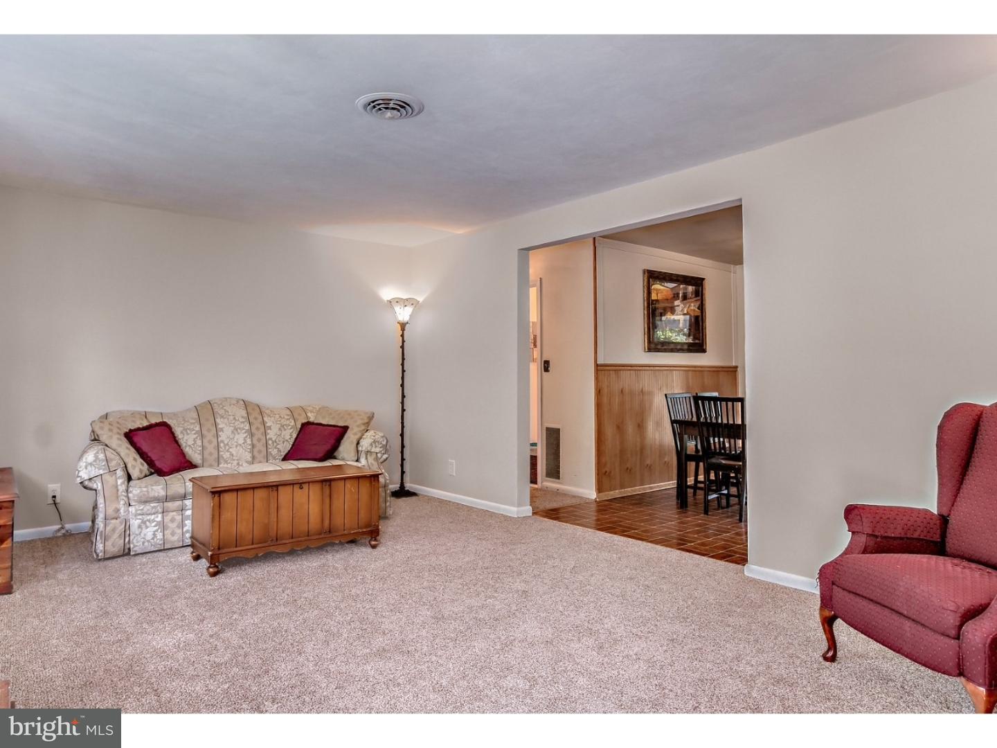 9 Rockland Road Ewing, NJ 08638 - Photo 7 of 24 Living Room