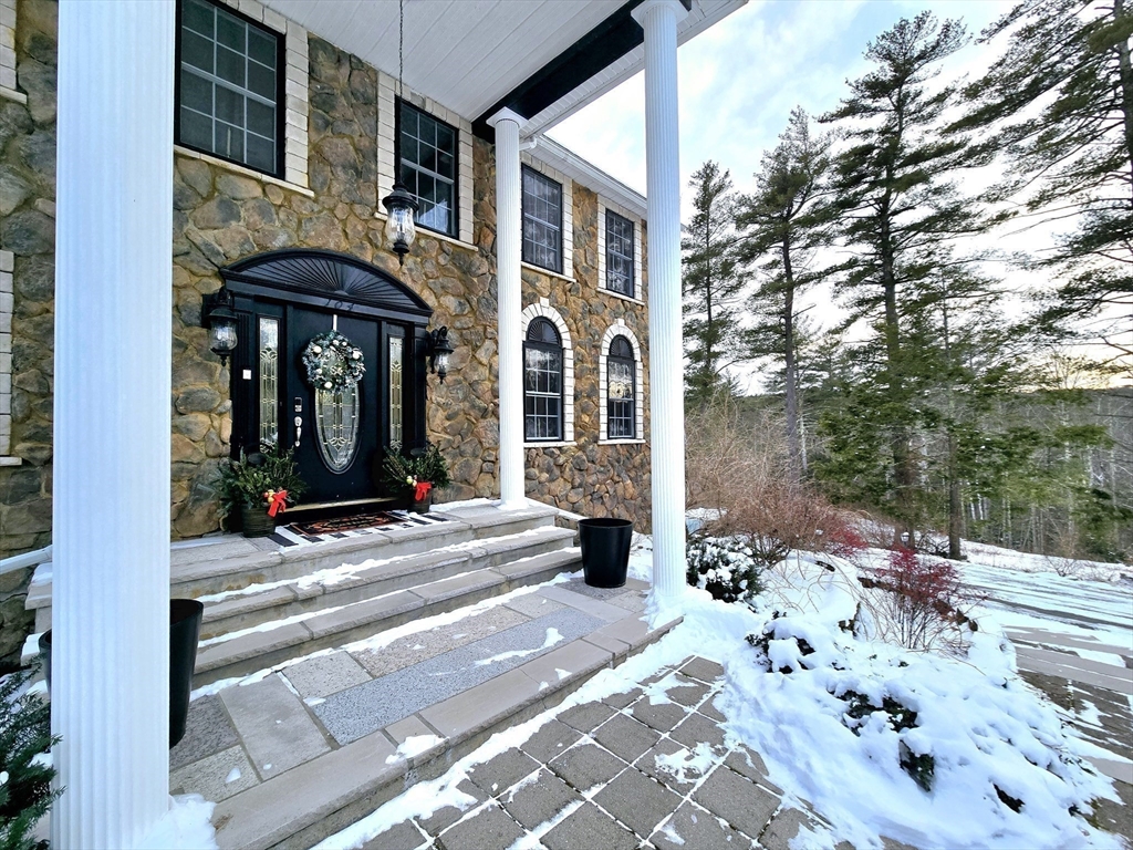 104 West Meadow Road Townsend, MA 01474 - Photo 3 of 42