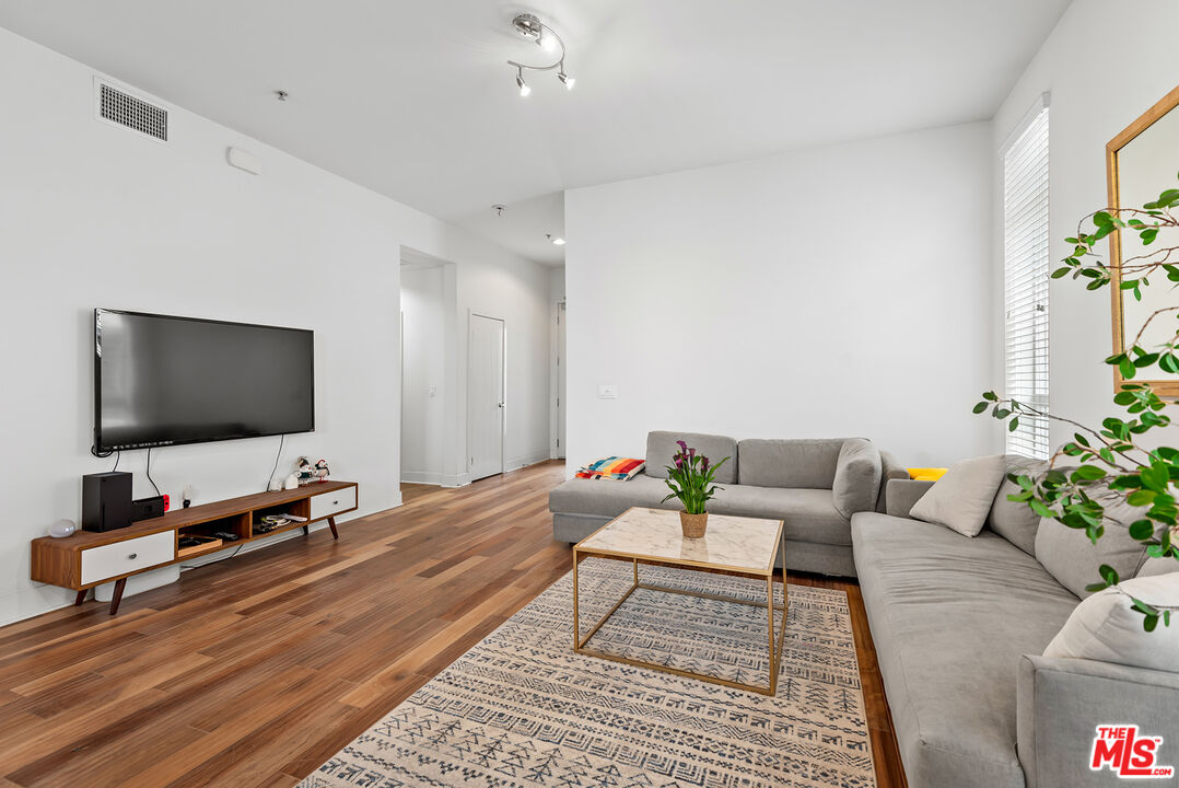 12920 West Runway Road, Unit 360 Los Angeles, CA 90094 - Photo 7 of 41