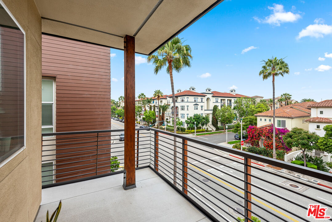 12920 West Runway Road, Unit 360 Los Angeles, CA 90094 - Photo 8 of 41