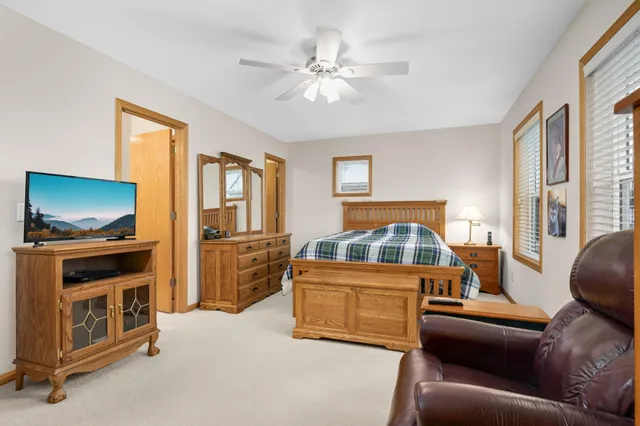 $325,000 | 1373 5th Street East, St. Paul, MN 55106