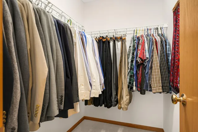 $325,000 | 1373 5th Street East, St. Paul, MN 55106