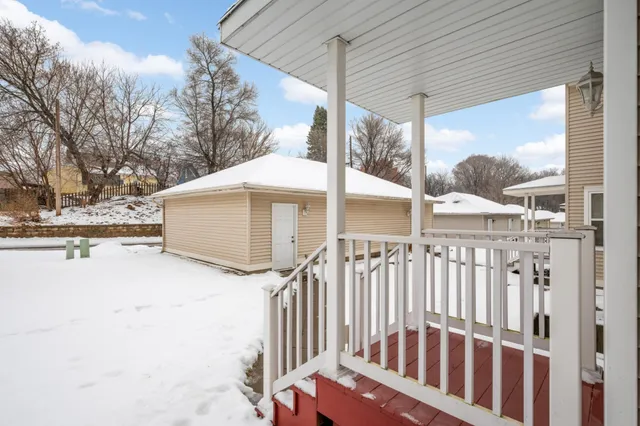 $325,000 | 1373 5th Street East, St. Paul, MN 55106