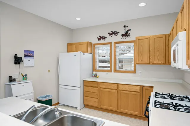 $325,000 | 1373 5th Street East, St. Paul, MN 55106