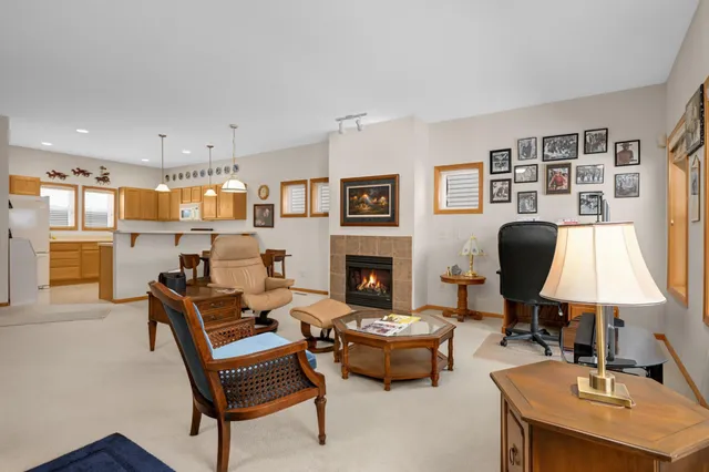 $325,000 | 1373 5th Street East, St. Paul, MN 55106