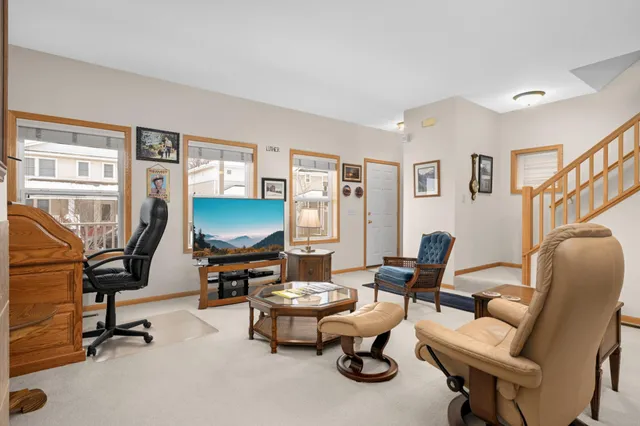 $325,000 | 1373 5th Street East, St. Paul, MN 55106