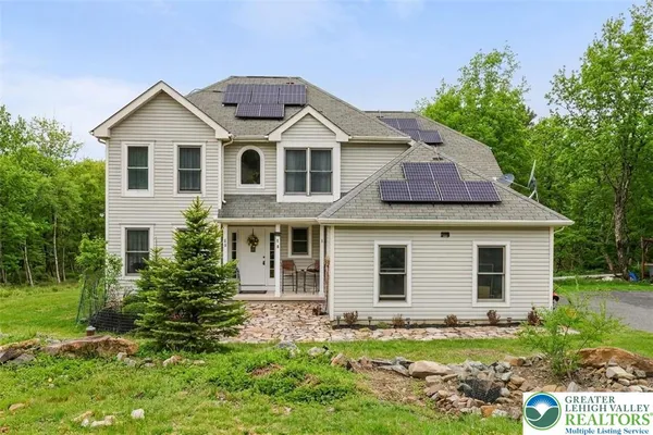 $409,000 | 1392 Whispering Hills Court, Effort, PA 18330