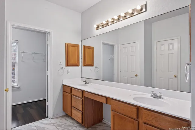 $2,450 | 23211 Kaitlyn Canyon, San Antonio, TX 78258