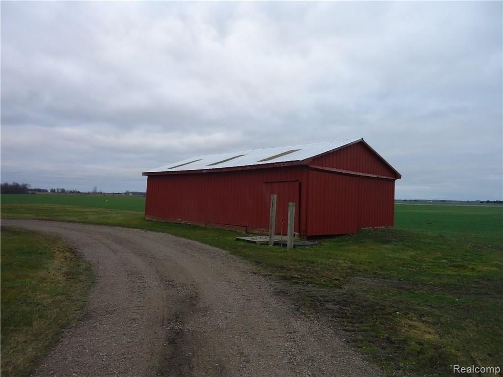 761 East Peck Road Peck, MI 48466 - Photo 6 of 11 polebarn.JPG