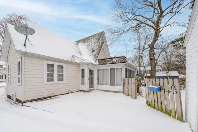 $309,000 | 729 Edgemoor Avenue, Kalamazoo, MI 49008