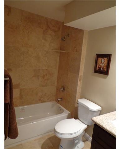 14282 Woodcreek Road Poway, CA 92064 - Photo 13 of 13 Upstairs bath tub