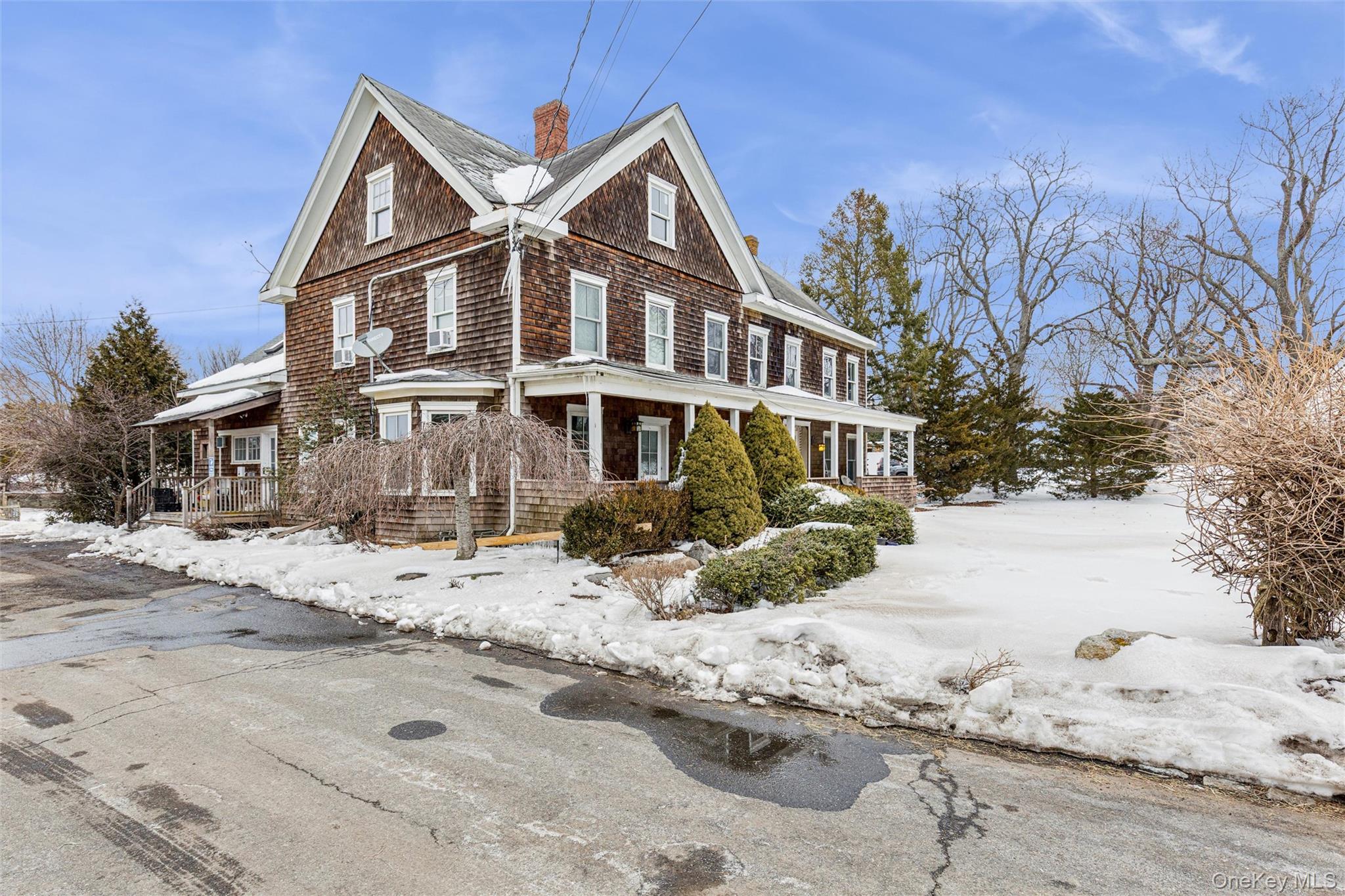 250 Main Road Riverhead, NY 11901 - Photo 2 of 31