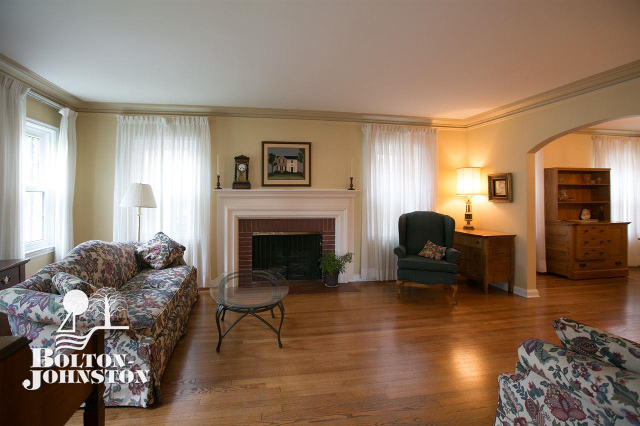 338 Fisher Road Grosse Pointe Farms, MI 48230 - Photo 3 of 20