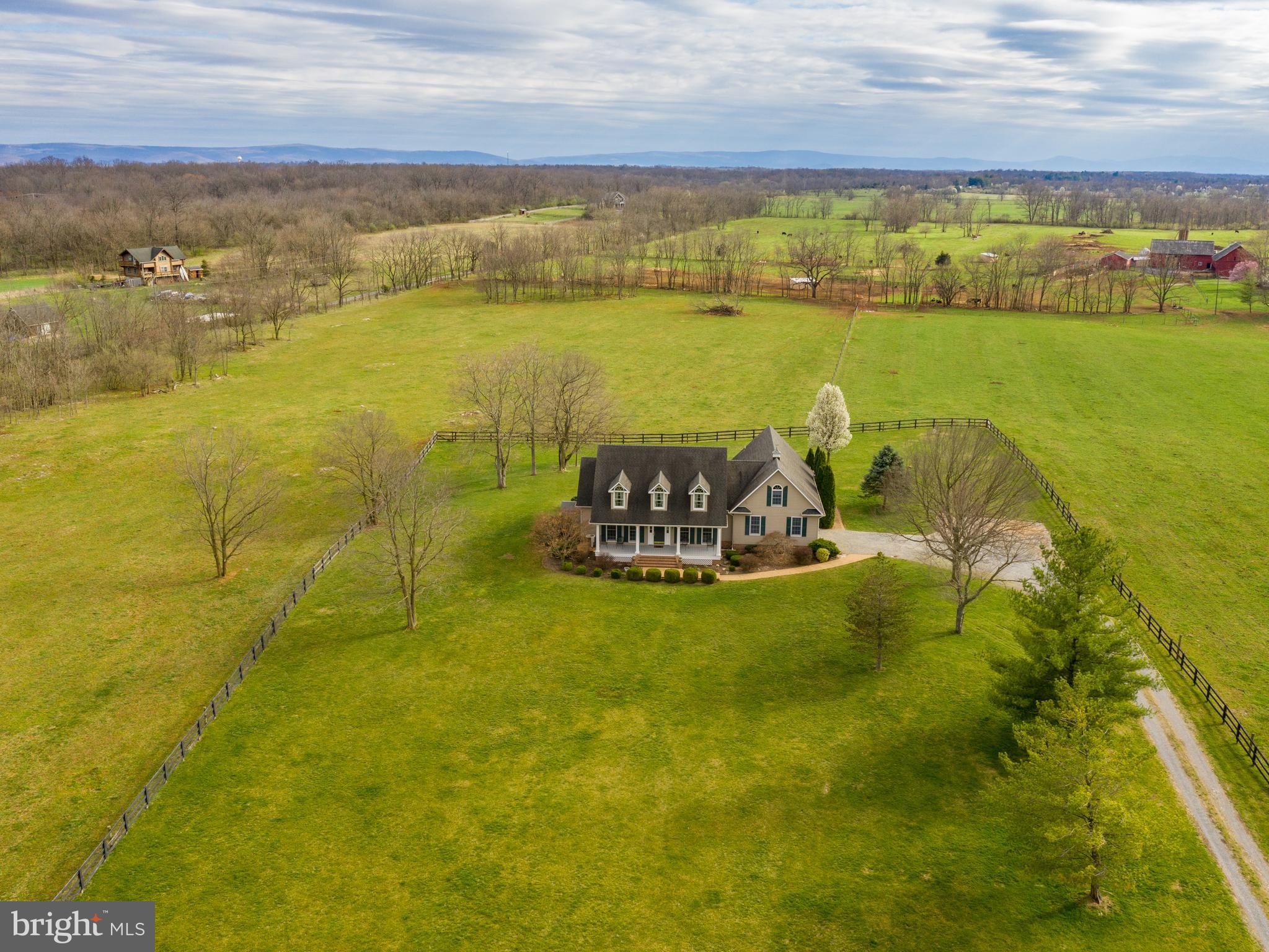 471 Longmarsh Road Berryville, VA 22611 - Photo 4 of 36 Gallery Image 4