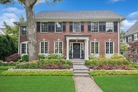$2,899,000 | 792 Walden Road, Winnetka, IL 60093