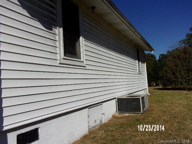 2883 Hart Road Clover, SC 29710 - Photo 13 of 19
