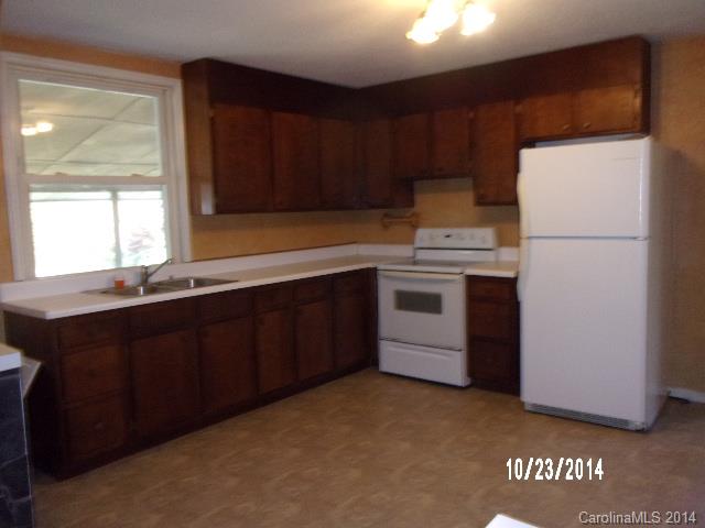 2883 Hart Road Clover, SC 29710 - Photo 8 of 19