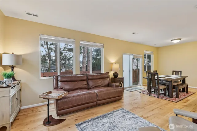 $695,000 | 21463 Southeast 273rd Court, Maple Valley, WA 98038