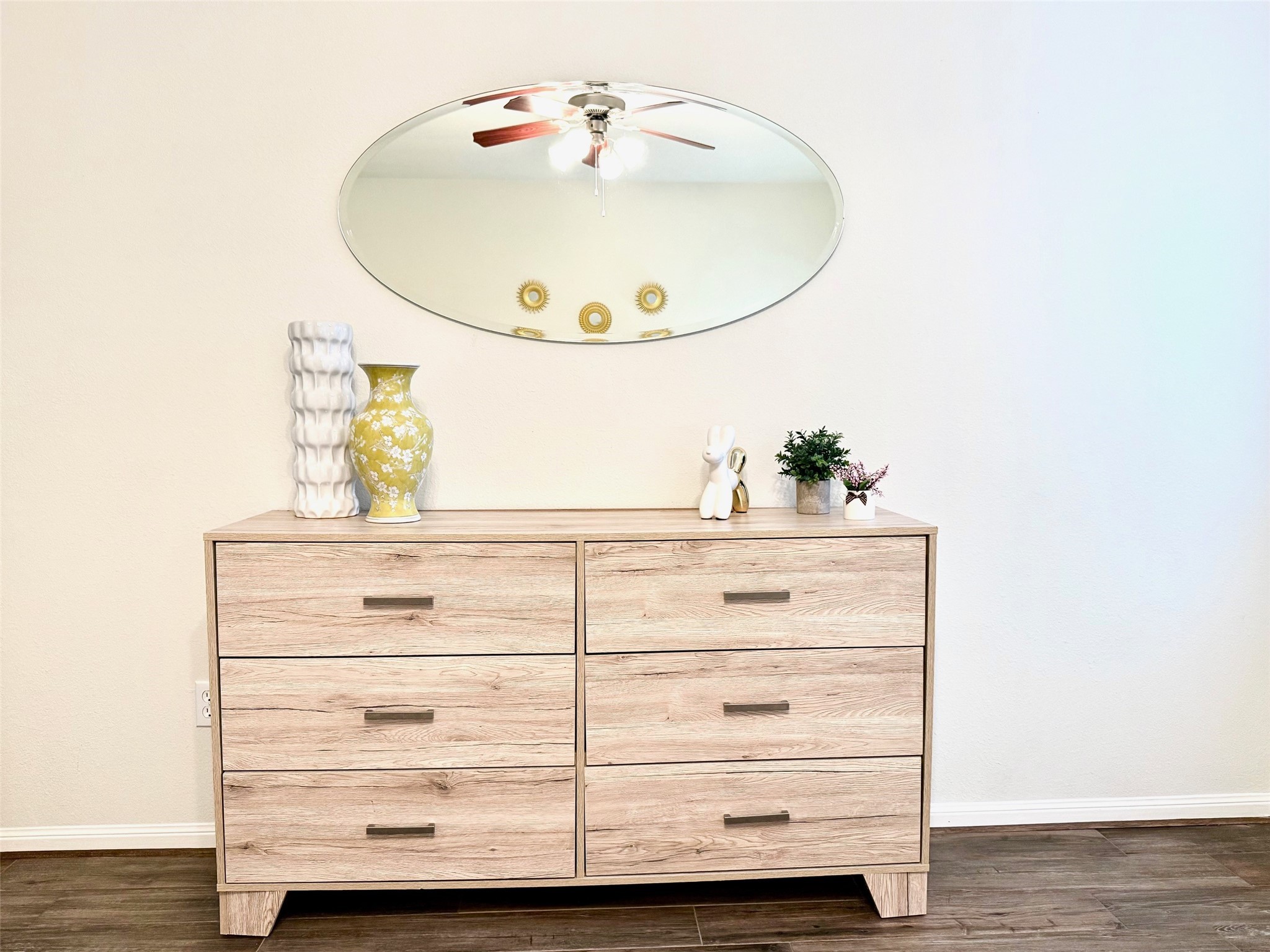 142 East Spindle Tree Circle The Woodlands, TX 77382 - Photo 12 of 37 a close view of dresser and mirror