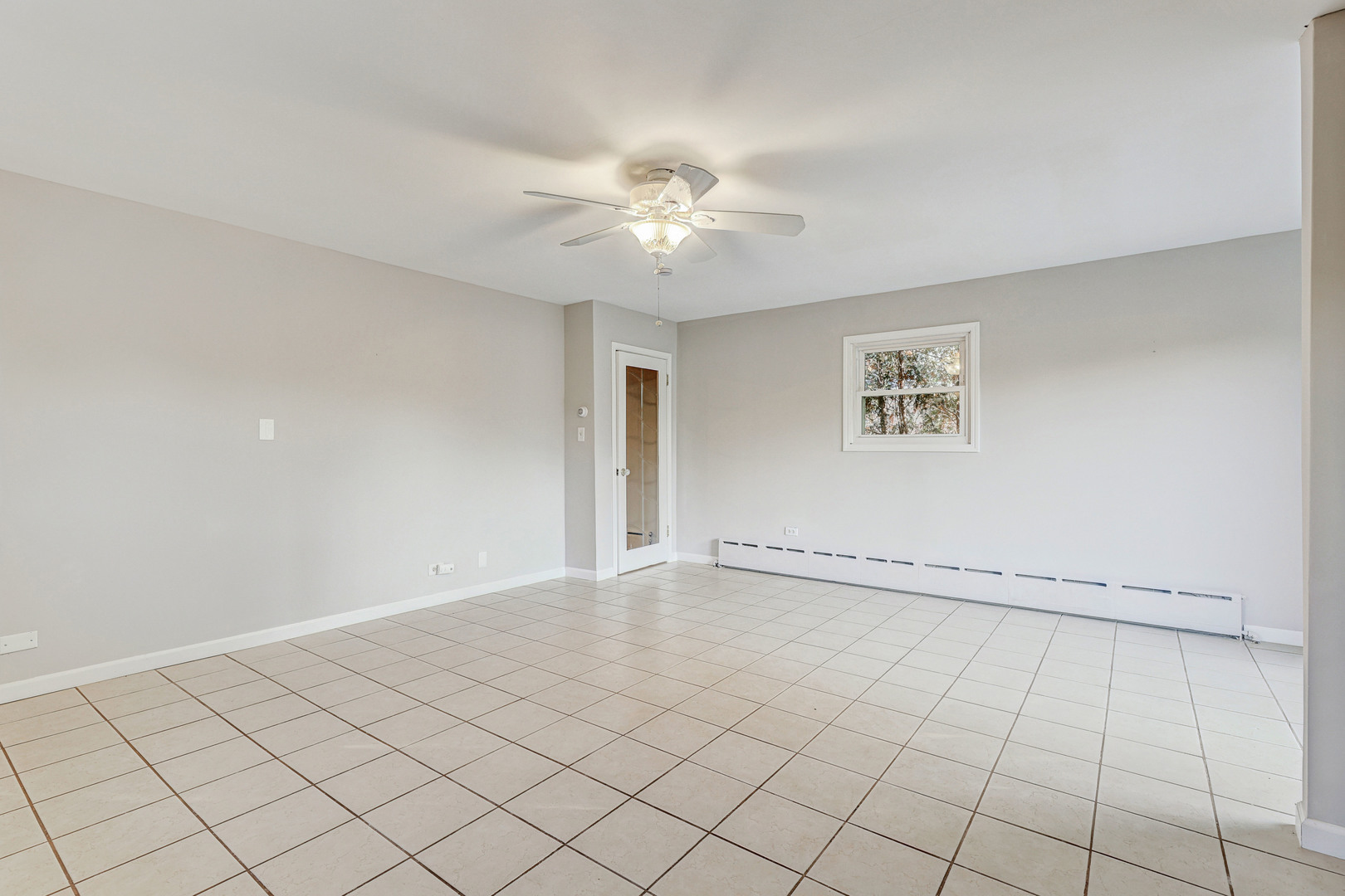 7832 Garden Lane Justice, IL 60458 - Photo 35 of 67 a view of an empty room