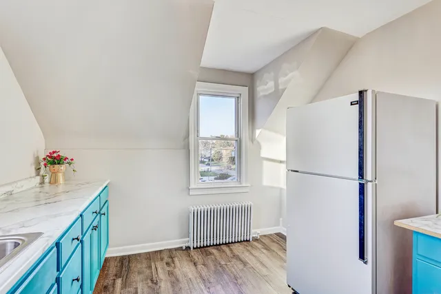 $389,900 | 7832 Garden Lane, Justice, IL 60458