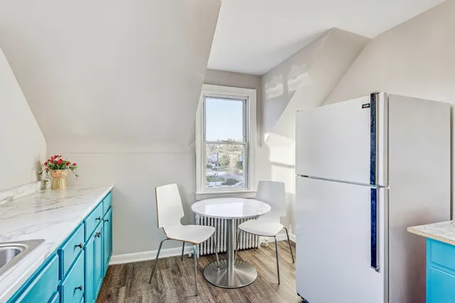 $389,900 | 7832 Garden Lane, Justice, IL 60458