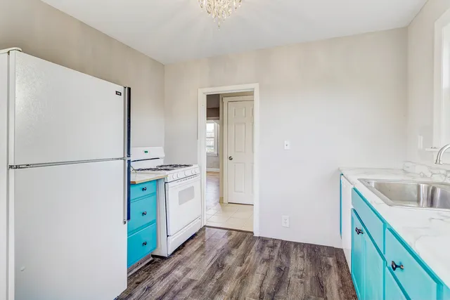 $389,900 | 7832 Garden Lane, Justice, IL 60458