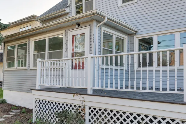 $389,900 | 7832 Garden Lane, Justice, IL 60458