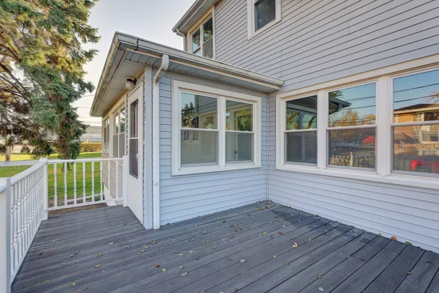 $389,900 | 7832 Garden Lane, Justice, IL 60458