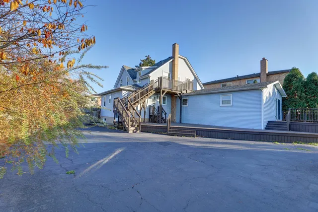 $389,900 | 7832 Garden Lane, Justice, IL 60458